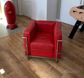 ALIVAR Set LC2 Poltrona e Pouff in pelle rossa