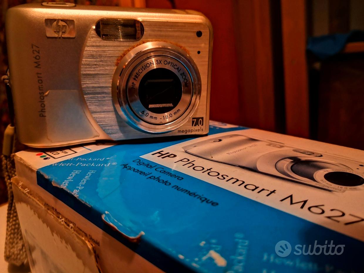 HP PhotoSmart M525 6.0MP Digital Camera With Case