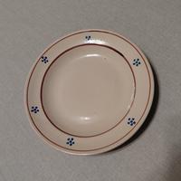 Piatti piani in ceramica Puglia