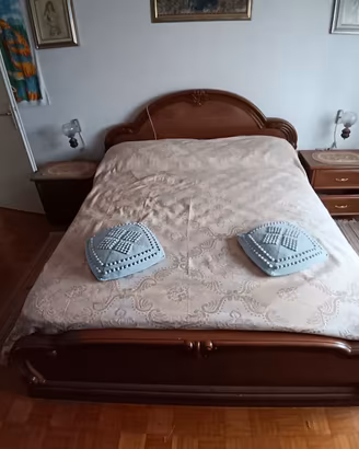 Camera da letto matrimoniale in legno stile classi