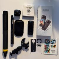 Insta360 X3 con accessori