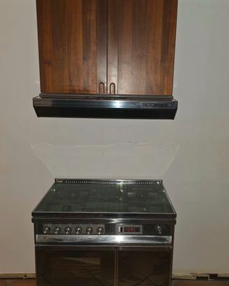 cucina lofra e mobile con cappa