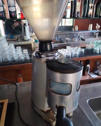 Macinadosatore professionale bar