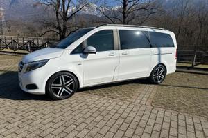 Mercedes-Benz V220