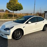 TESLA MODEL 3 LONG RANGE