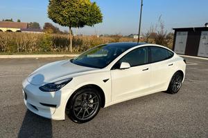 TESLA MODEL 3 LONG RANGE