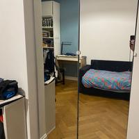 Armadio Ikea e libreria