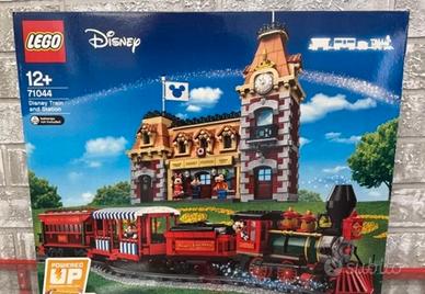 LEGO 71044 Treno e stazione Disney