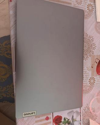 Lenovo ideaPad slim 15,3