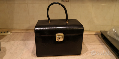 Beauty in pelle nero