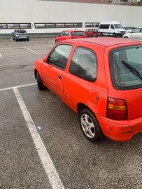 Nissan Micra, auto storica. 