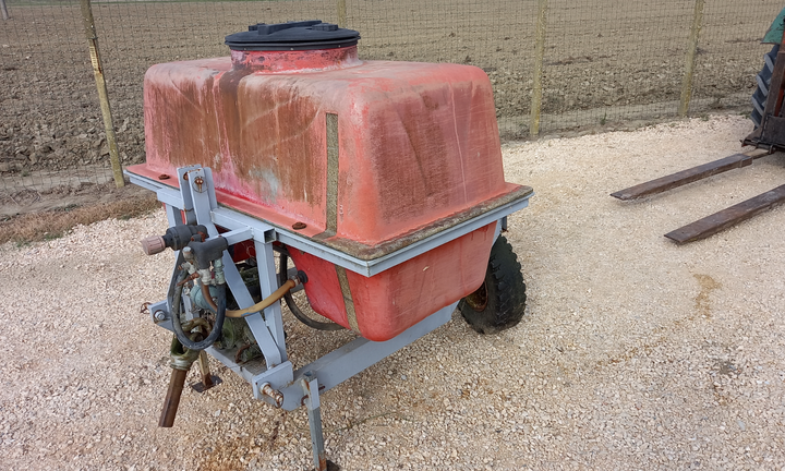 Gruppo diserbo 500 lt con carrello