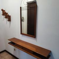 Mobile ingresso con specchio e appendini