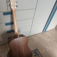 Chitarra acustica