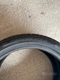 2 pneumatici 275 35 R 20 Pirelli sotto zero