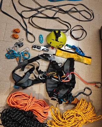 Attrezzatura arrampicata e manovre soccorso