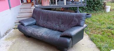 Divano in pelle nera Parma FREE