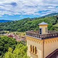 VENDITA CASA LIBERA SU 3 LATI CON GIARDINO