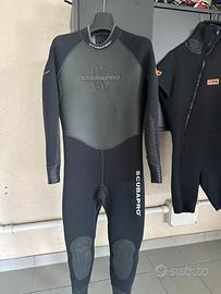 Attrezzatura subacquea muta pinne cintura pesi ecc