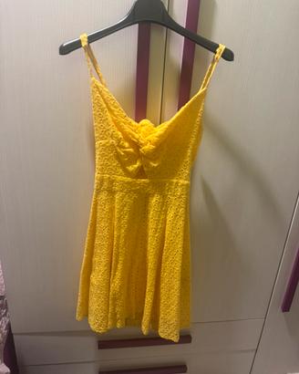 Tutti i vestiti sini inclusi nel prezzo