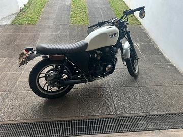 Yamaha Xj 550
