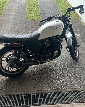 Yamaha Xj 550