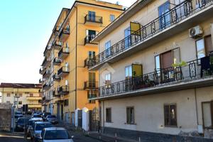 3 LOCALI A PAOLA