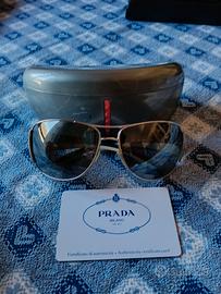 occhiali da sole Prada 