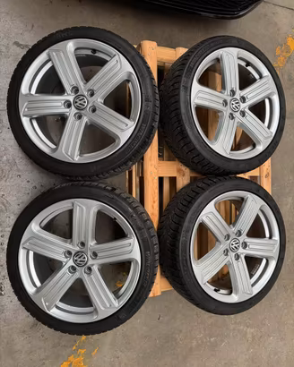 Cerchi Golf R 18 + gomme