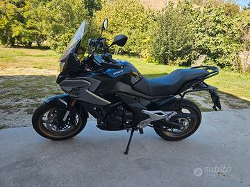 CFMOTO 700 MT 