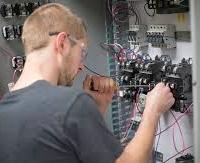 Impiantista elettrico industriale