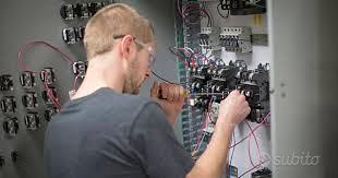 Impiantista elettrico industriale