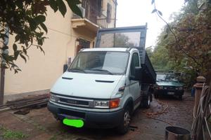 iveco daily RIBALTABILE TRILATERALE anno 2003