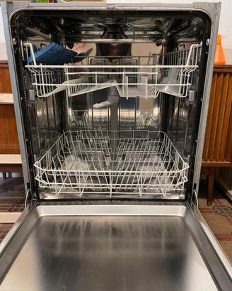 Lavastoviglie indesit