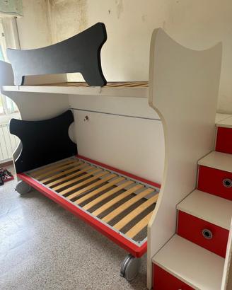 Cameretta con letto a castello