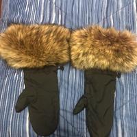 Guanti neri con pelliccia