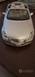 modellino lexus