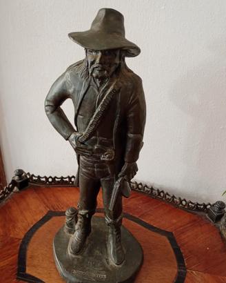 statua americana firmata