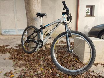 bicicletta Mountain bike MTB Scott