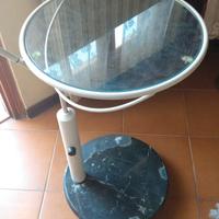 Tavolino in granito e vetro