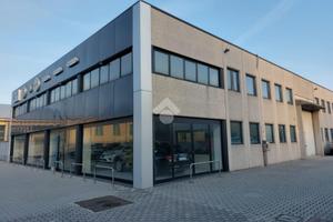 CAPANNONE A CARONNO PERTUSELLA