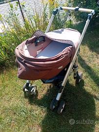 Passeggino con accessori