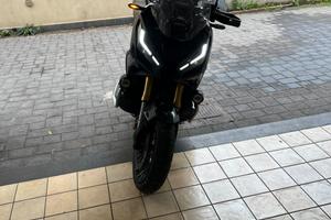 X-adv 750