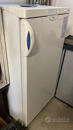 Freezer/congelatore verticale WHIRLPOOL