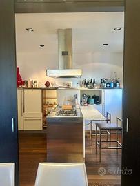 Cucina completa di elettrodomestici