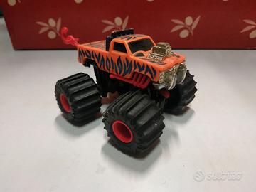 1993 Mattel Hot Wheels Attack Pack Tiger Car