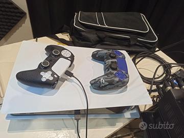 Sony PS5 Standard con Borsa e 2 Controller e UFC5