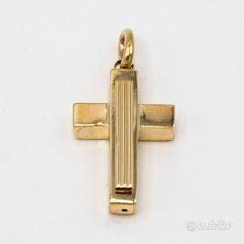 Ciondolo in oro giallo 9 kt “Crocifisso S.50