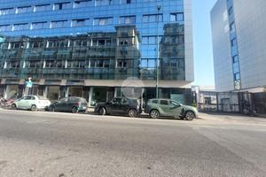 3 LOCALI A NAPOLI