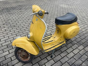 Vespa 50, 1975, colore beige Versaille